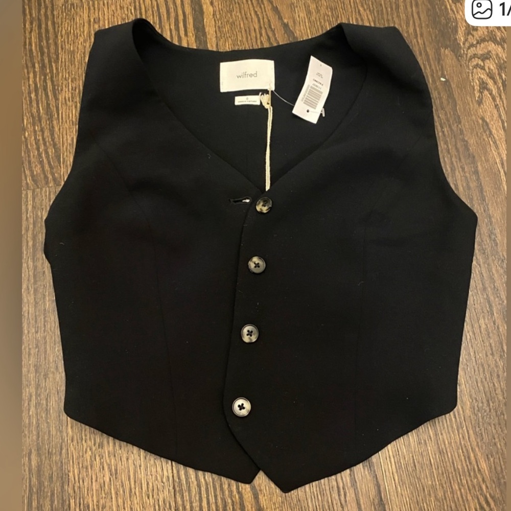 Aritzia Wilfred Classic Black Cropped Vest